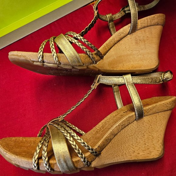 Kenneth Cole Reaction Metallic Gold Strappy Braided Wedge Shoes Size 7 Medium - Picture 4 of 6